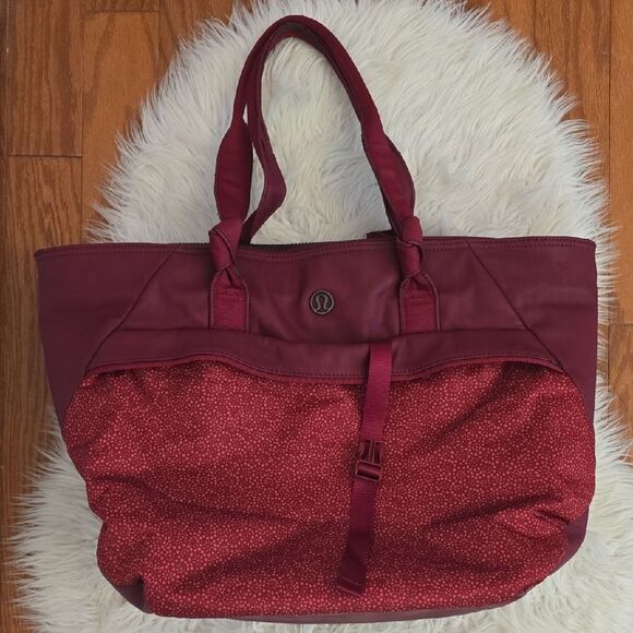 Lululemon Daily Essentials Everything Bag - Picture 1 of 17